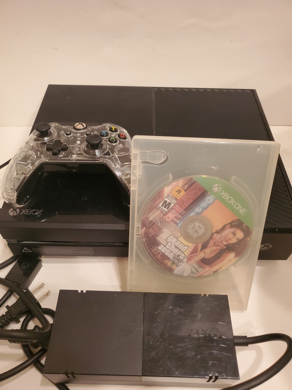 XboxOne Console Bundle with Afterglow Wireless Controller and Grand Theft Auto V